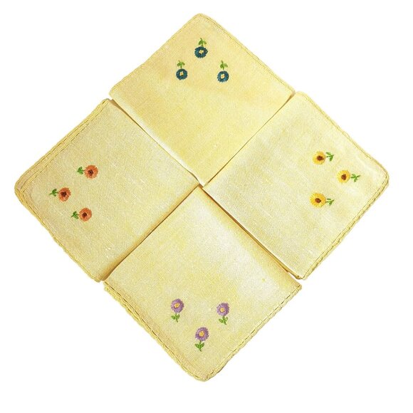 4 Embroidered Linen Napkins Yellow Crochet Edge Floral Farm Country Retro Vtg - Picture 1 of 4